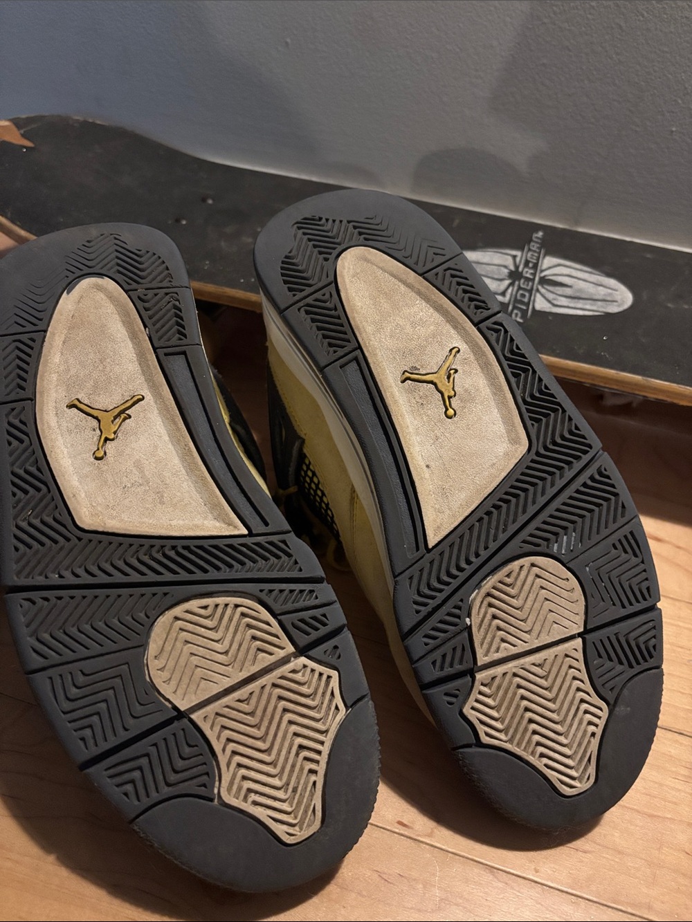 Air Jordan 4 Retro 'Lightning' 2021 - Picture 4 of 4